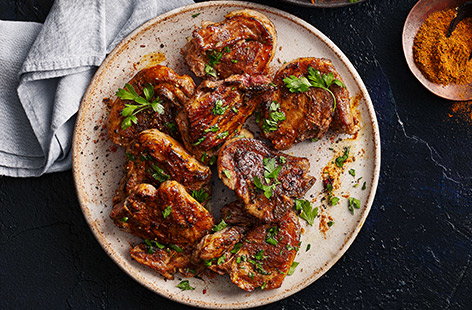 An easy, yet delicious, lamb chop recipe made with the wonderful spice mix; ras el hanout as well as lemon, garlic and parsley. 