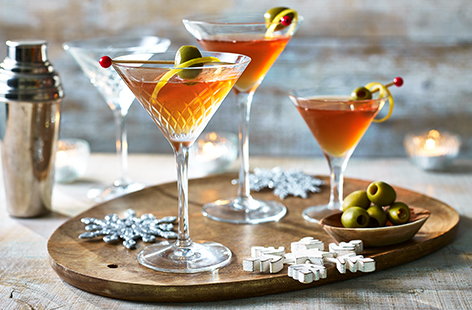 Whisky, vermouth and bitters form the base of this simple but sophisticated cocktail.